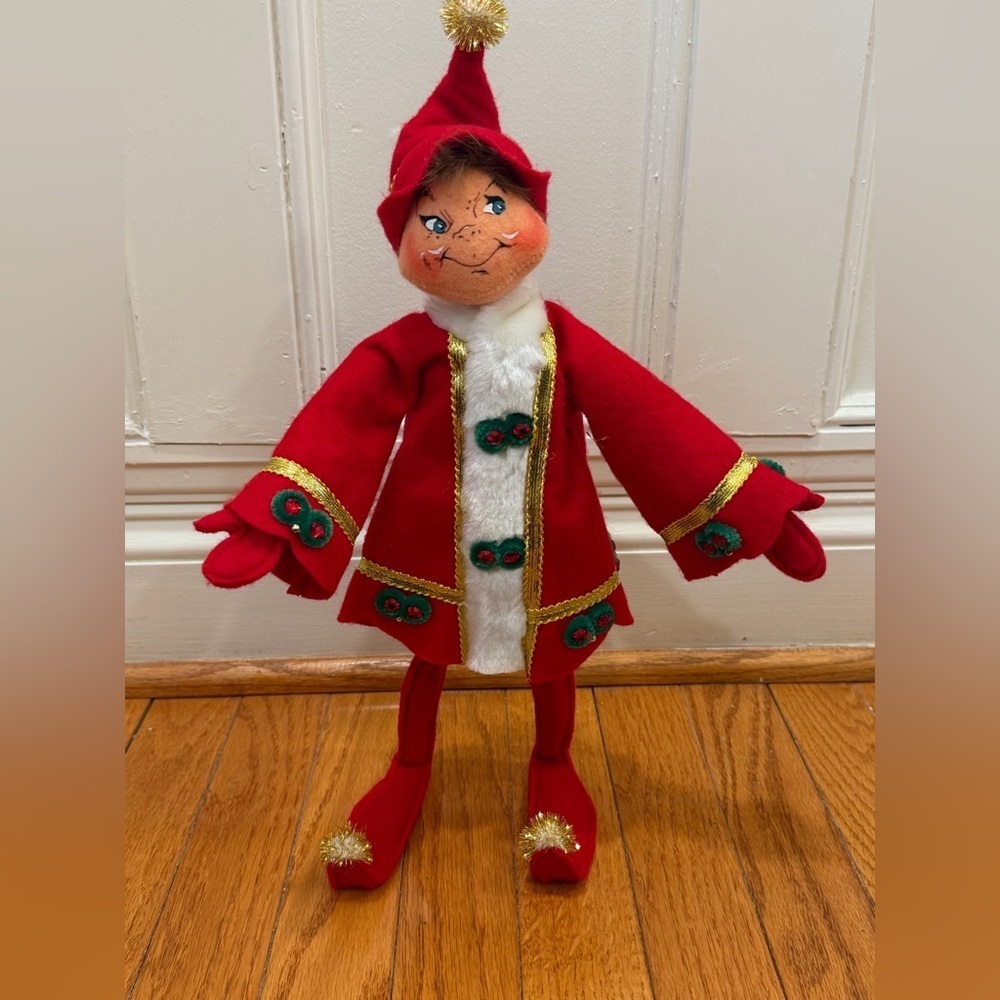 Annalee mobalite poseable Elf woman man Doll red gold green Christmas decor